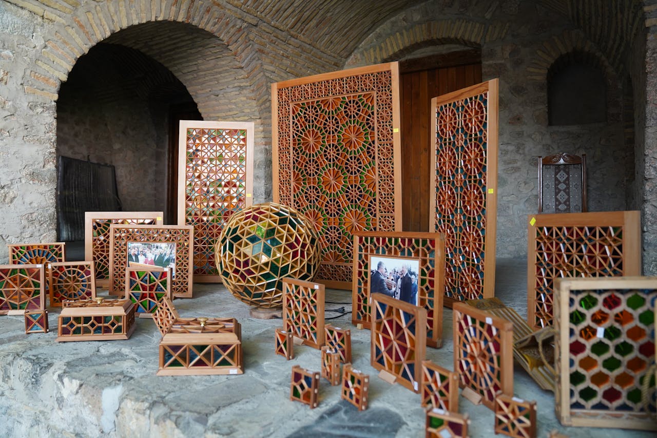 colorful-geometric-wooden-crafts-on-display-33451425